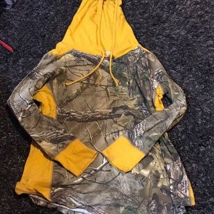 Realtree Camo pull over 💛💚